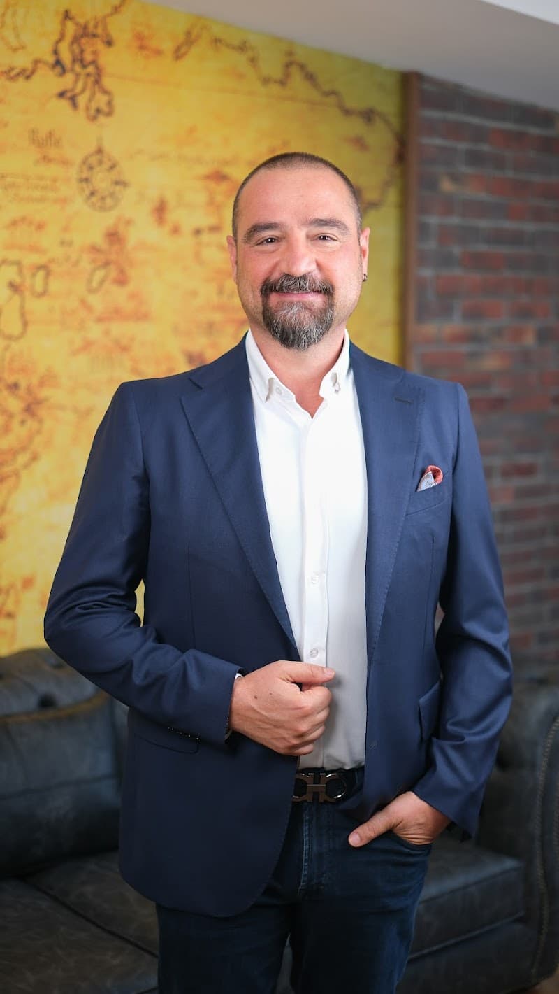 Dr. Özgür Öztan