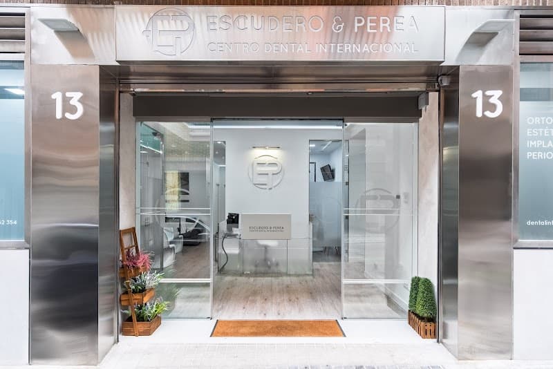 Centro Dental Internacional. Implantes dentales. Ortodoncia. Estetica dental. Odontopediatra.Blanqueamiento. Carillas clinic photo