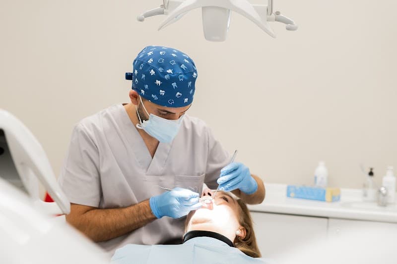 Dentistas urgencias 24 horas. Gómez Lacasa Clínica Dental clinic photo