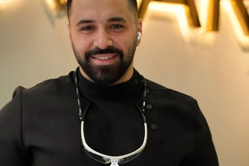 Diş hekimi .دكتور عمر عقيد Dr Omar Akeed Dental clinic