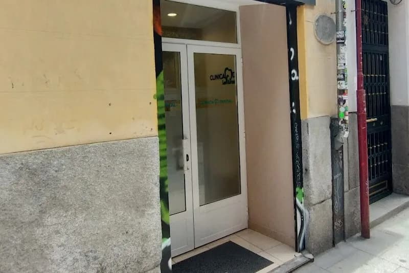 Clínica Dental San Bartolomé 18