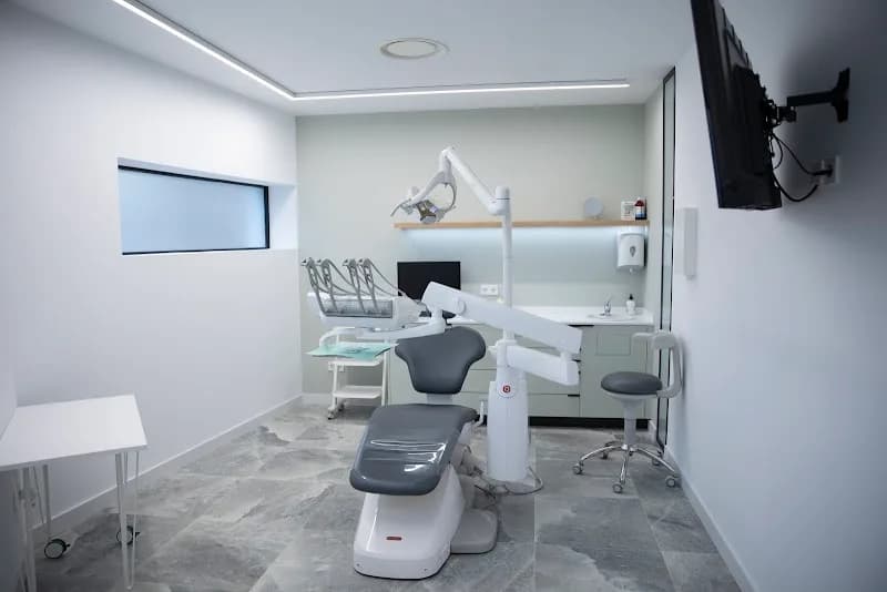 Dr. Gutiérrez Juan Llorens - Clínica Dental Valencia